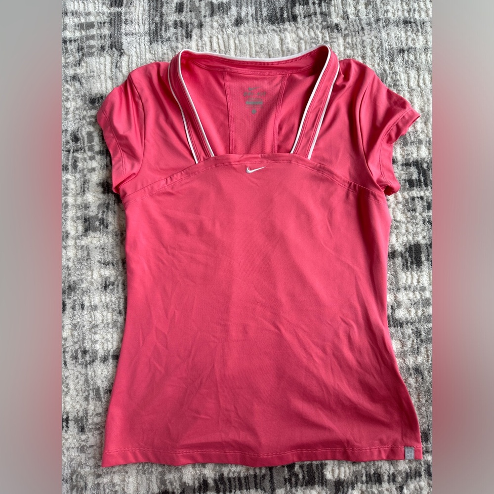 Nike Women's Tennis Shirt. Size Large.